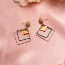 Load image into Gallery viewer, Women Gold Earrings
