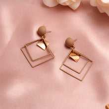 Load image into Gallery viewer, Women Gold Earrings
