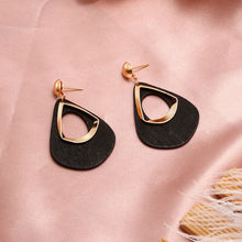 Load image into Gallery viewer, Women Gold Earrings
