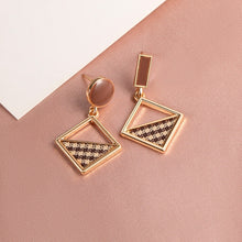 Load image into Gallery viewer, Women Gold Earrings
